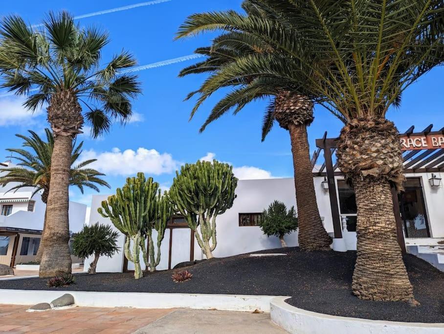 Charming Flat In Los Molinos With Terrace & Pools, Near Playa Bastian Коста-Тегисе Экстерьер фото